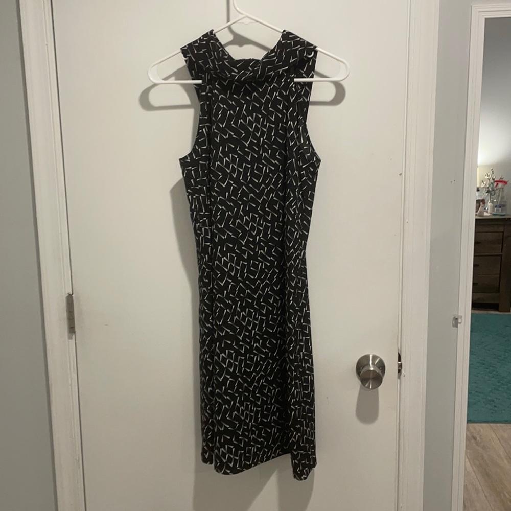 New and never worn Banana Republic dress size 4